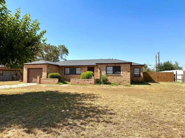 $109,900 | 1827 8th Street, Levelland, TX 79336