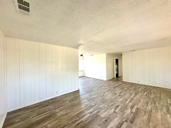 $109,900 | 1827 8th Street, Levelland, TX 79336