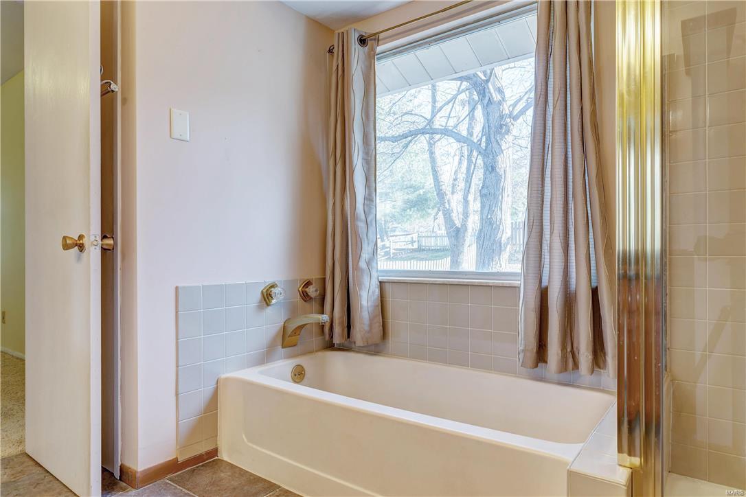 1340 Culpepper Ridge Drive Ballwin, MO 63021 - Photo 19 of 35 Gallery Image 19