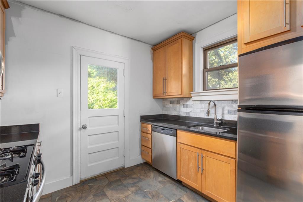 4045 Brighton Road Pittsburgh, PA 15212 - Photo 11 of 25 Gallery Image 11