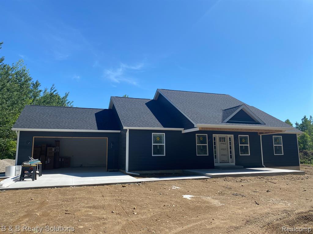 6154 Fish Lake Road North Branch, MI 48461 - Photo 1 of 10