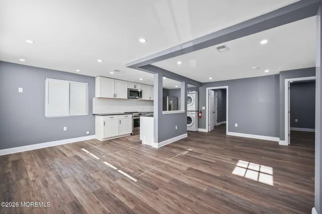 $2,900 | 143 Center Avenue, Unit 1, Keansburg, NJ 07734