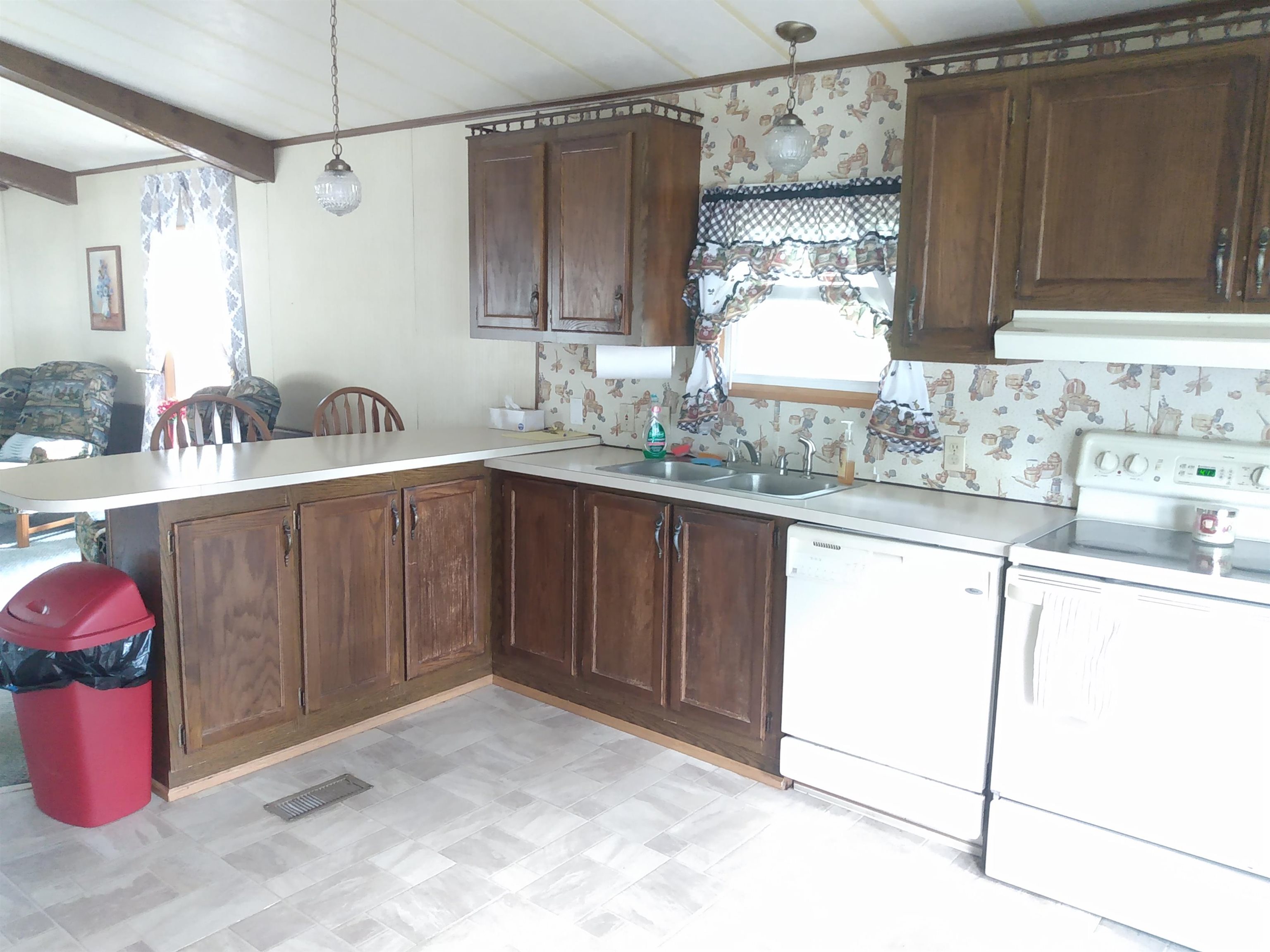 2 Agent Road Raymond, NH 03077 - Photo 10 of 26