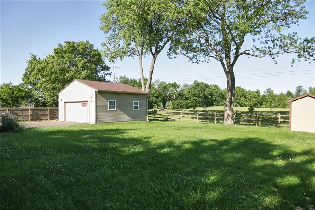 7440 South Franklin Road Indianapolis, IN 46259 - Photo 26 of 27 Gallery Image 26