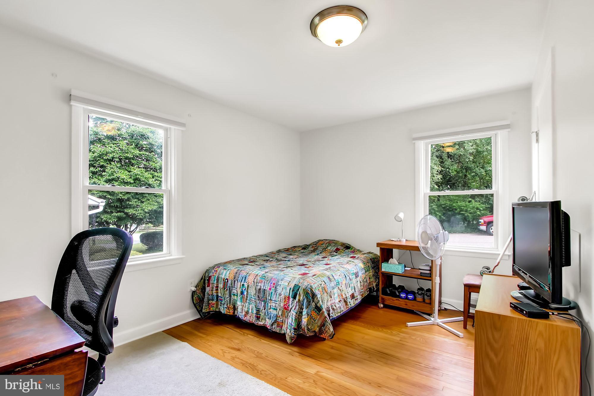 411 Devon Road York, PA 17403 - Photo 11 of 44 First floor guest room with full bath
