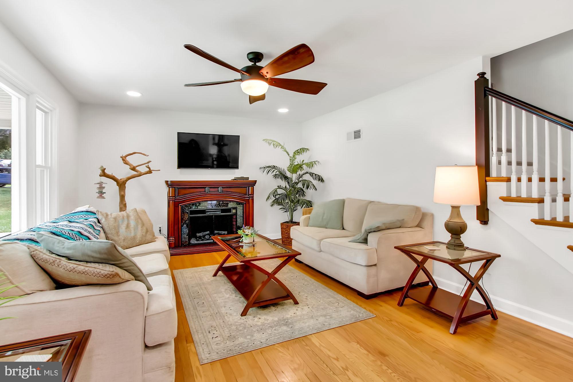 411 Devon Road York, PA 17403 - Photo 3 of 44 Inviting LR for entertaining