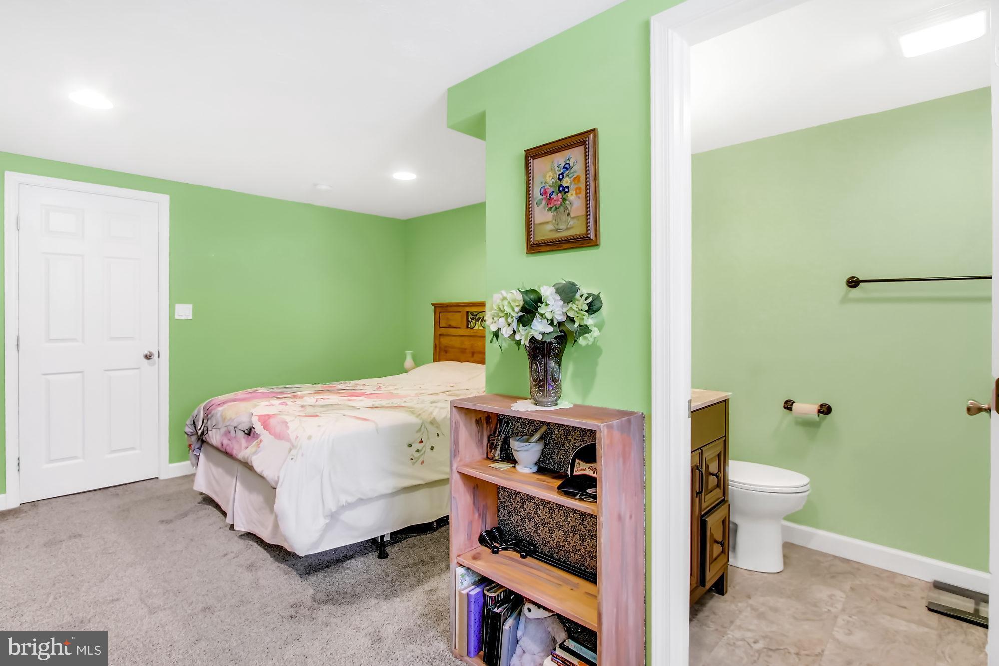 411 Devon Road York, PA 17403 - Photo 24 of 44 Complete with private full bath