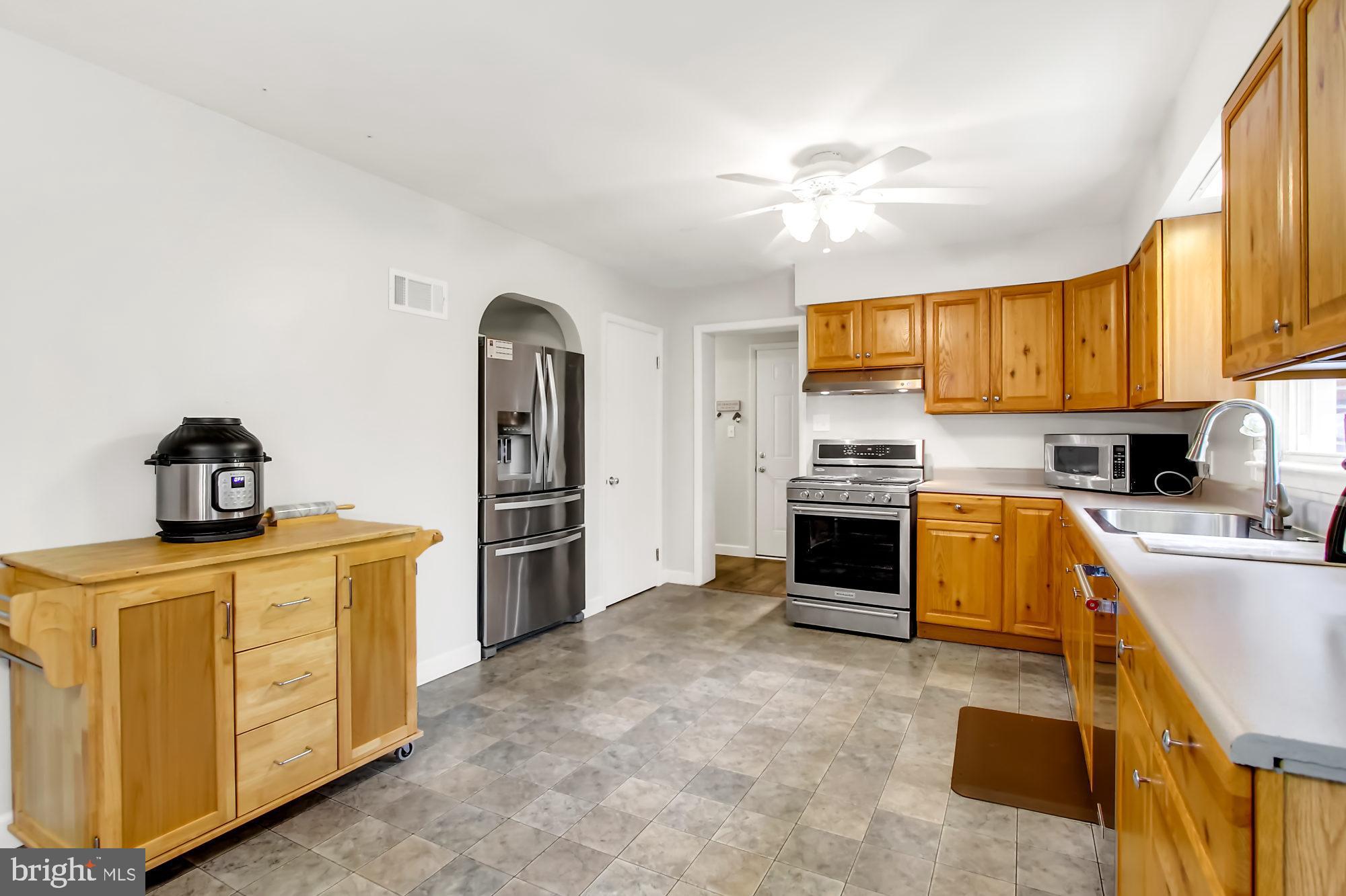 411 Devon Road York, PA 17403 - Photo 9 of 44 Hideaway nook for your refrigerator