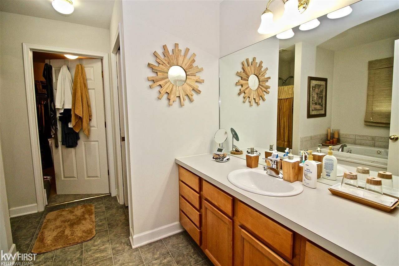 6465 East Hill Road Grand Blanc, MI 48439 - Photo 28 of 49 50038304-27.JPG