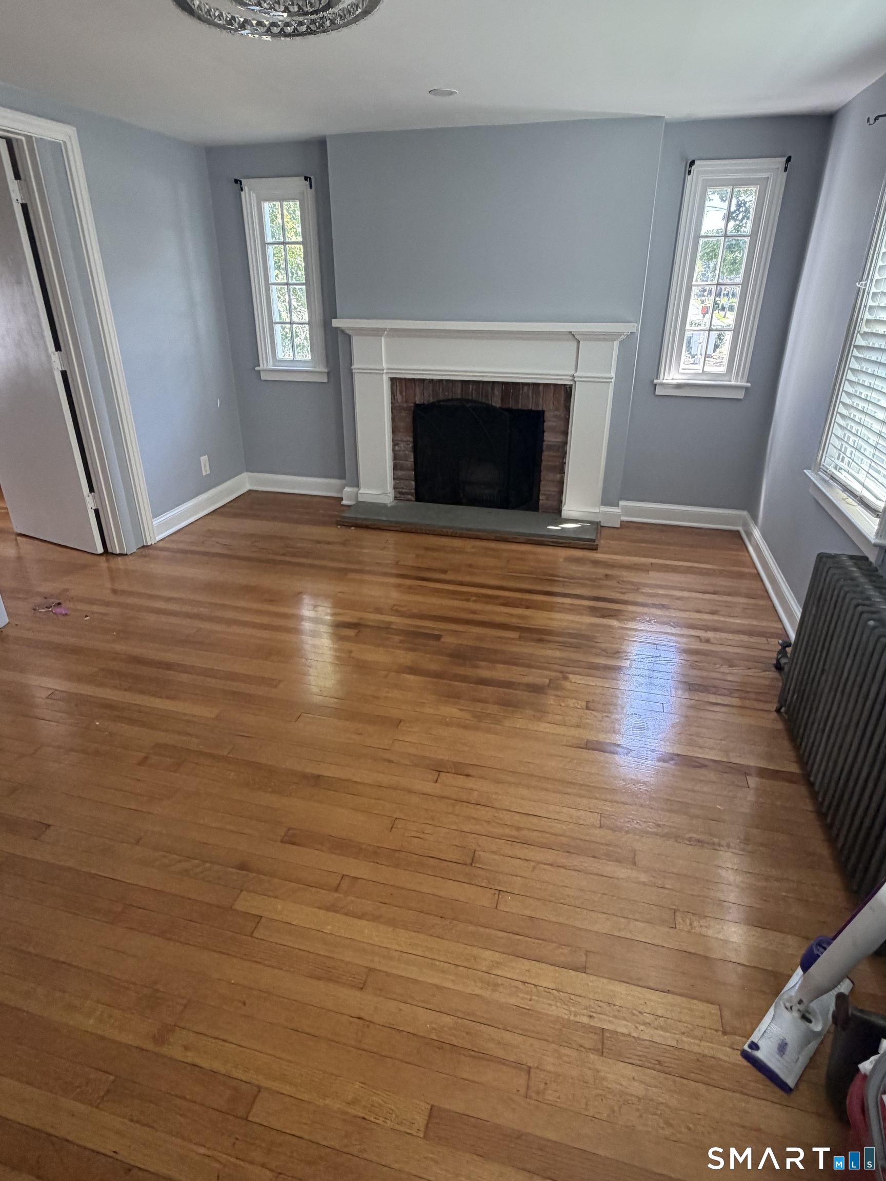 2 Barber Street Windsor, CT 06095 - Photo 2 of 10 Gallery Image 2