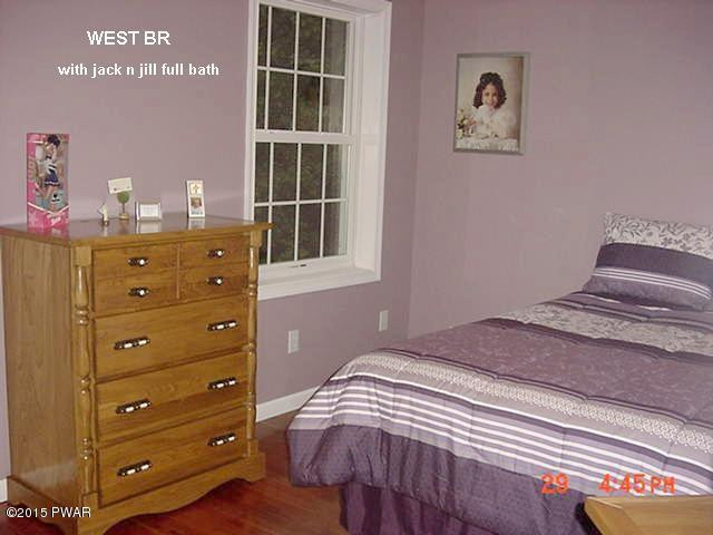 192 Oak Ridge Drive Milford, PA 18337 - Photo 22 of 27