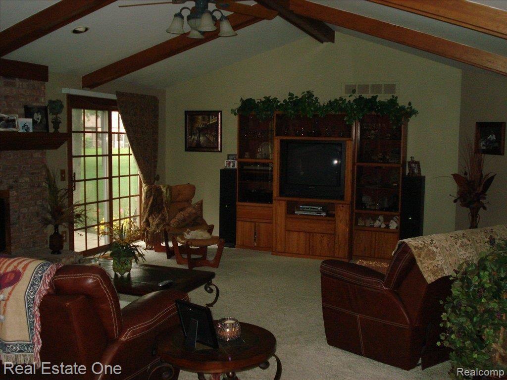 38839 Westchester Road Sterling Heights, MI 48310 - Photo 11 of 14 westchesterandcrystal 023
