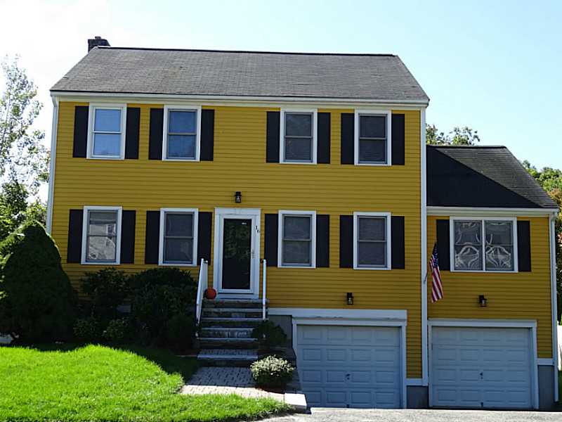 16 Mashie Road Cumberland, RI 02864 - Photo 1 of 21 Exterior Front.