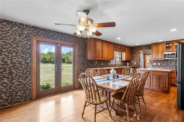 $575,000 | 2019 Old 50 Highway, Ottawa, KS 66067