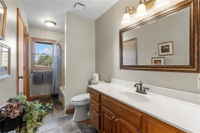 $575,000 | 2019 Old 50 Highway, Ottawa, KS 66067