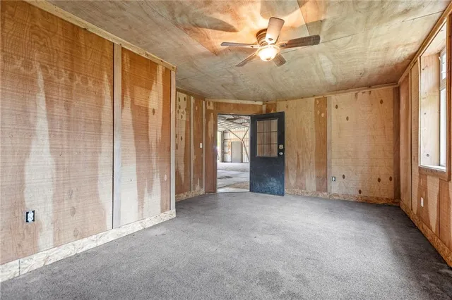 $575,000 | 2019 Old 50 Highway, Ottawa, KS 66067