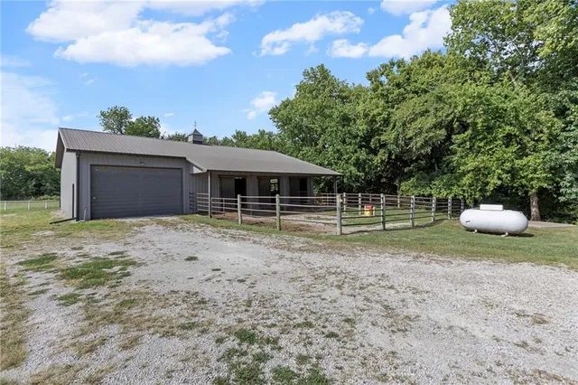 $575,000 | 2019 Old 50 Highway, Ottawa, KS 66067