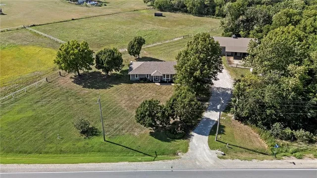 $575,000 | 2019 Old 50 Highway, Ottawa, KS 66067