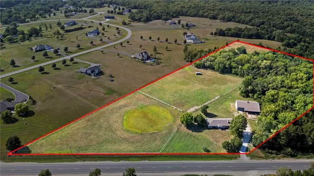 $575,000 | 2019 Old 50 Highway, Ottawa, KS 66067