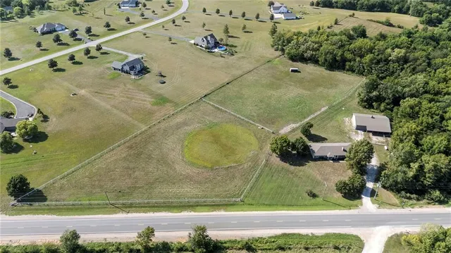 $575,000 | 2019 Old 50 Highway, Ottawa, KS 66067