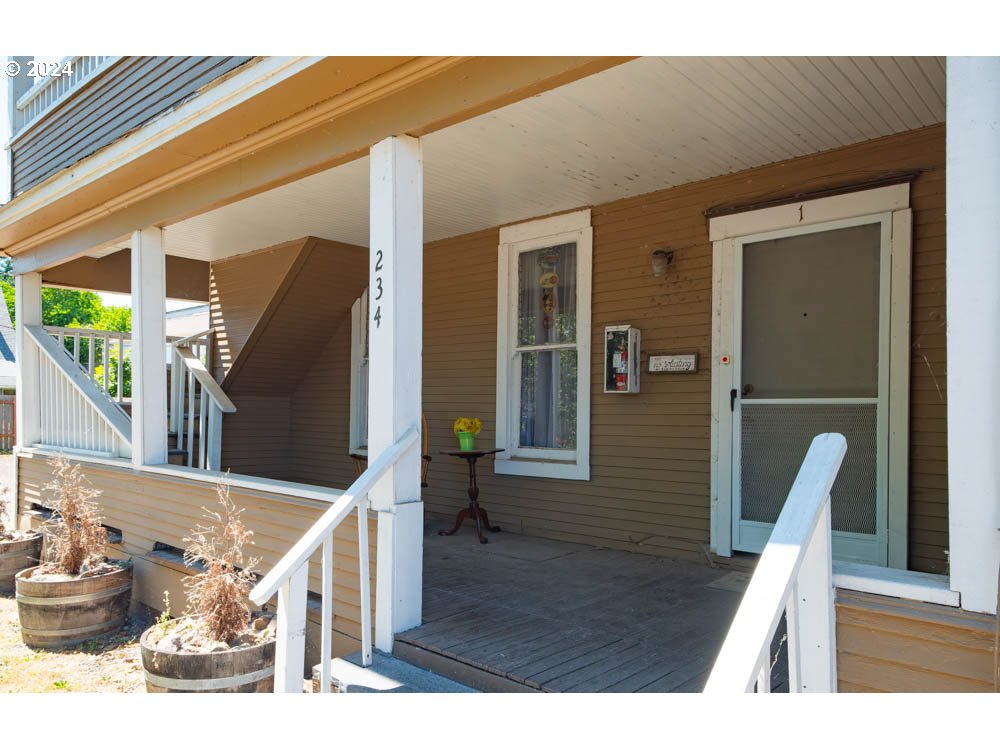 234 Southeast Thurston Street Albany, OR 97321 - Photo 3 of 11 Gallery Image 3