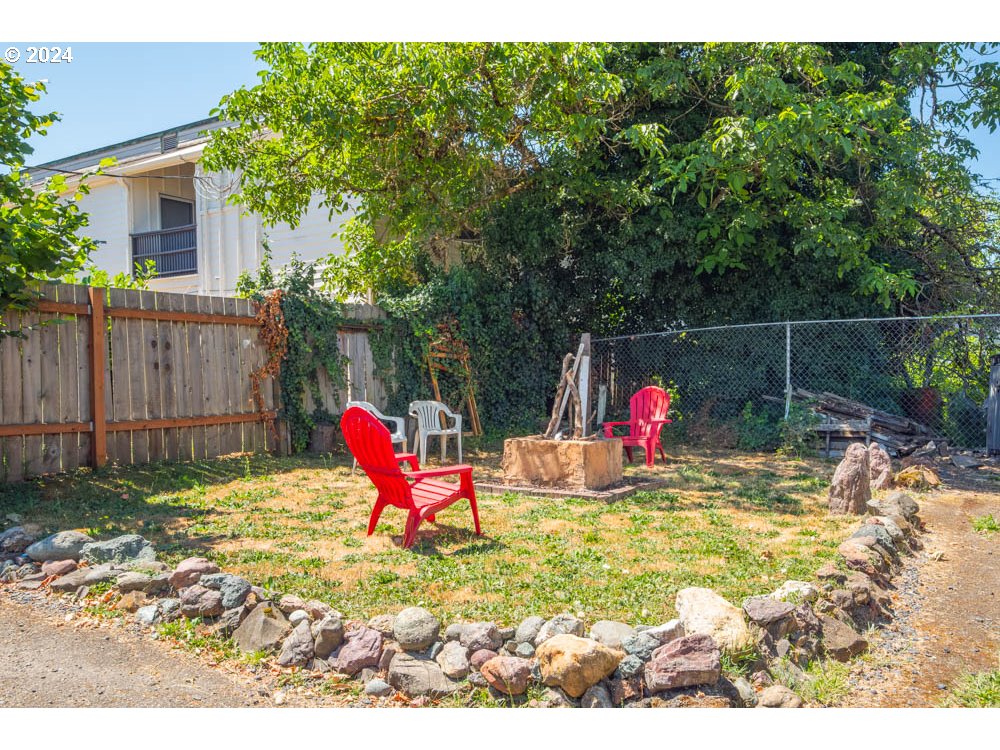 234 Southeast Thurston Street Albany, OR 97321 - Photo 6 of 11 Gallery Image 6