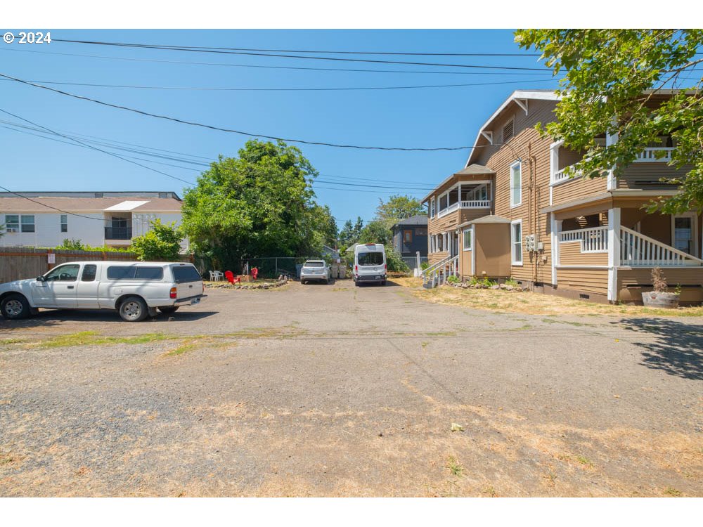 234 Southeast Thurston Street Albany, OR 97321 - Photo 7 of 11 Gallery Image 7