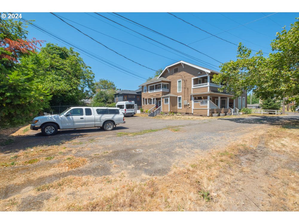 234 Southeast Thurston Street Albany, OR 97321 - Photo 8 of 11 Gallery Image 8