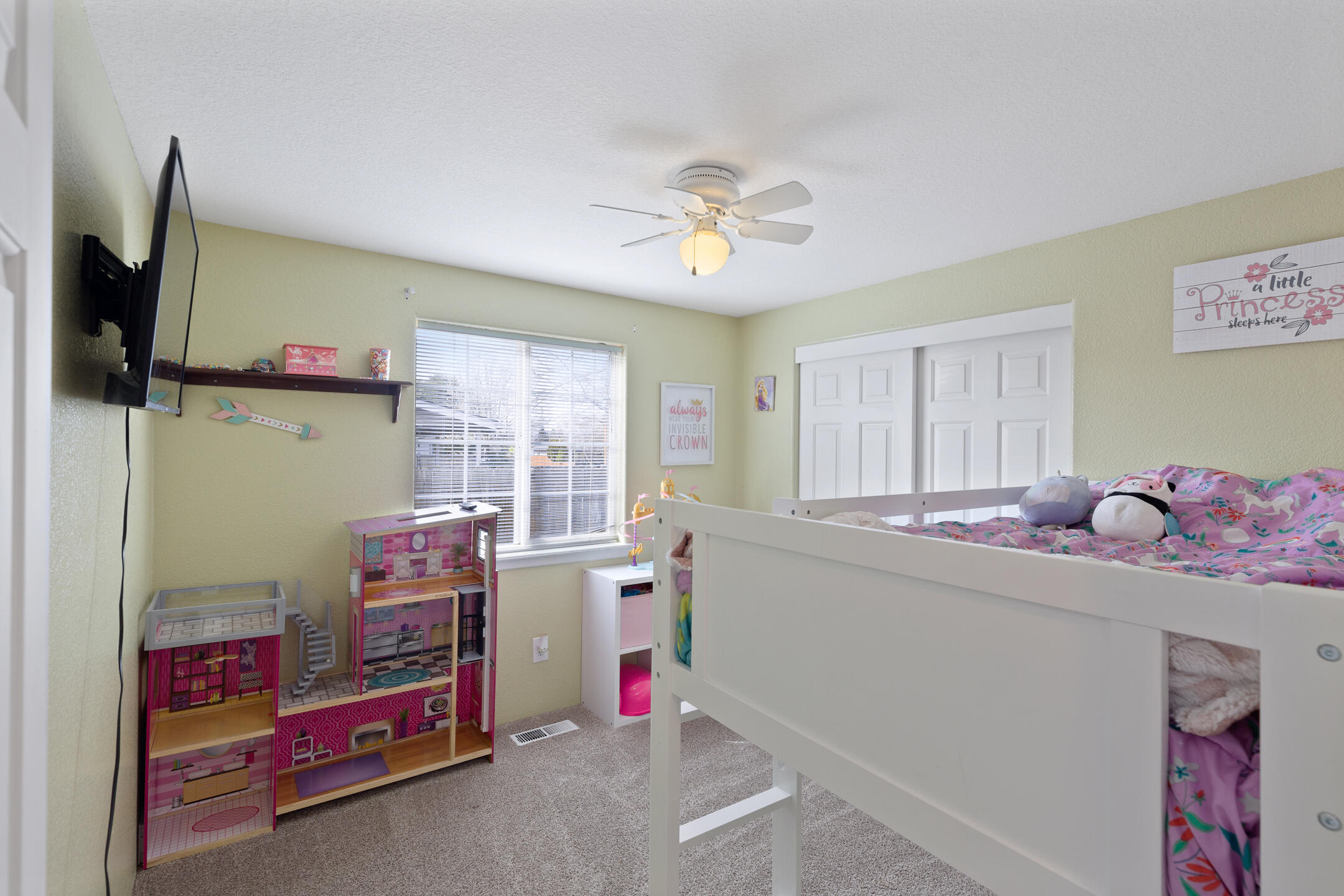 3070 Delta Waters Road Medford, OR 97504 - Photo 20 of 28 Bedroom 3