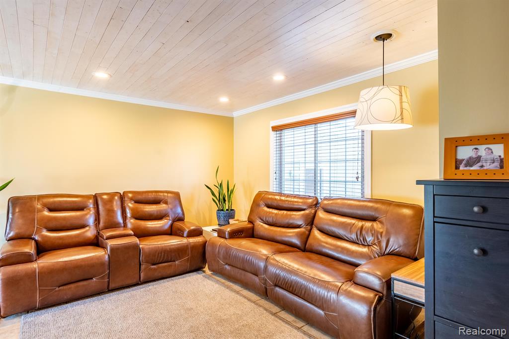 6601 Winans Lake Road Brighton, MI 48116 - Photo 8 of 44 Gallery Image 8