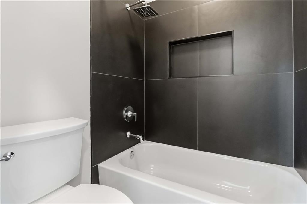 3475 Oak Valley Road Northeast, Unit 140 Atlanta, GA 30326 - Photo 7 of 41 Gallery Image 7