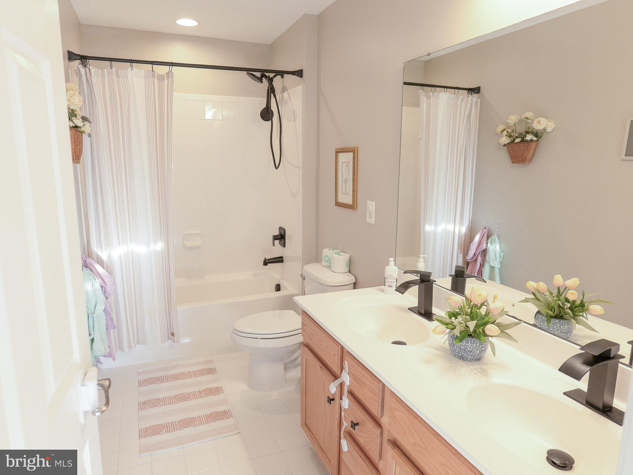 4494 Corral Road Warrenton, VA 20187 - Photo 32 of 42 Full Bathroom