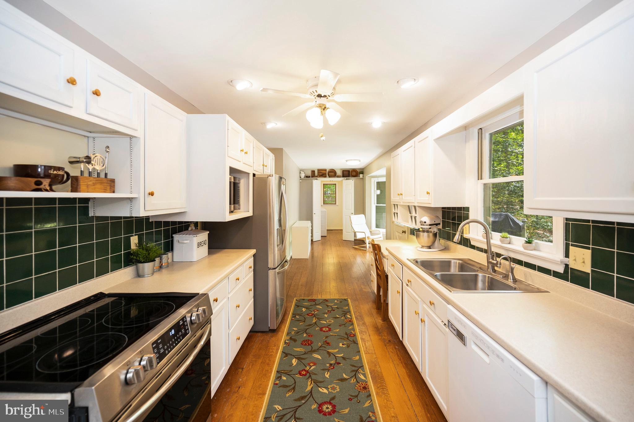 302 Gold Valley Road Locust Grove, VA 22508 - Photo 11 of 48 Chef's kitchen