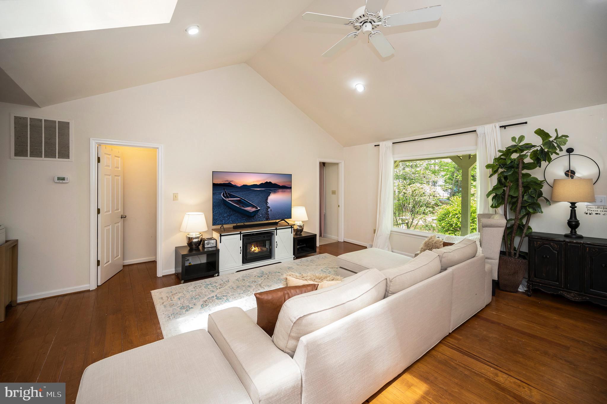 302 Gold Valley Road Locust Grove, VA 22508 - Photo 5 of 48 Light filled living room with skylights