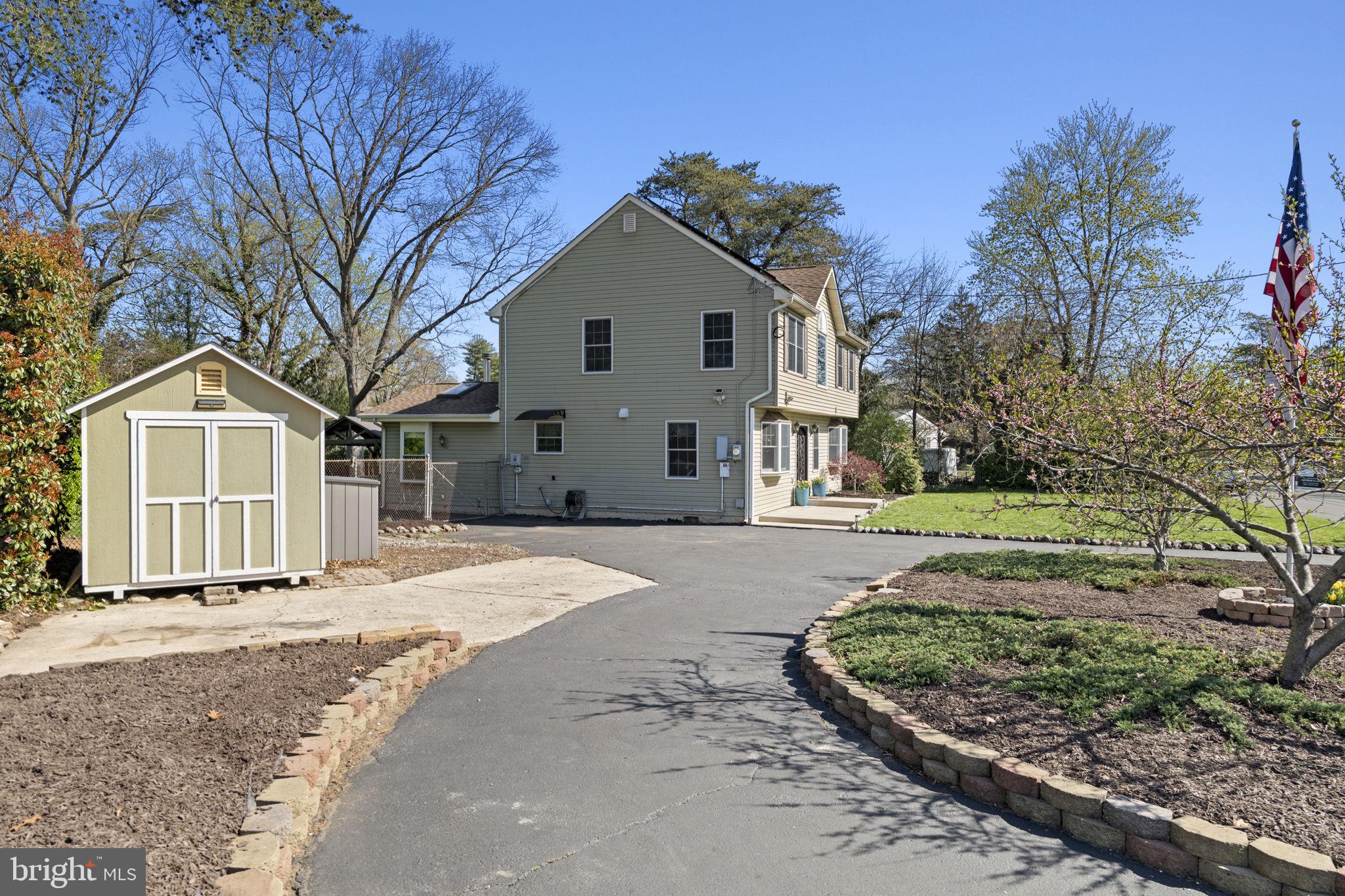 329 Maple Road Mount Laurel, NJ 08054 - Photo 3 of 38