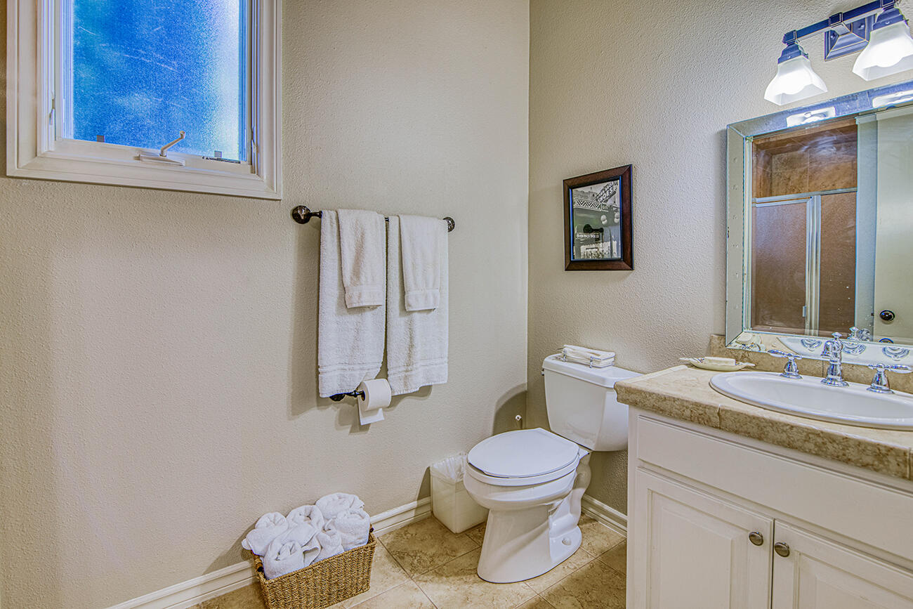 656 Cox Road El Paso, TX 79932 - Photo 16 of 74 Last Bathroom
