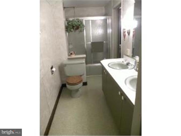 268 Rambling Way Springfield, PA 19064 - Photo 13 of 18 Bathroom