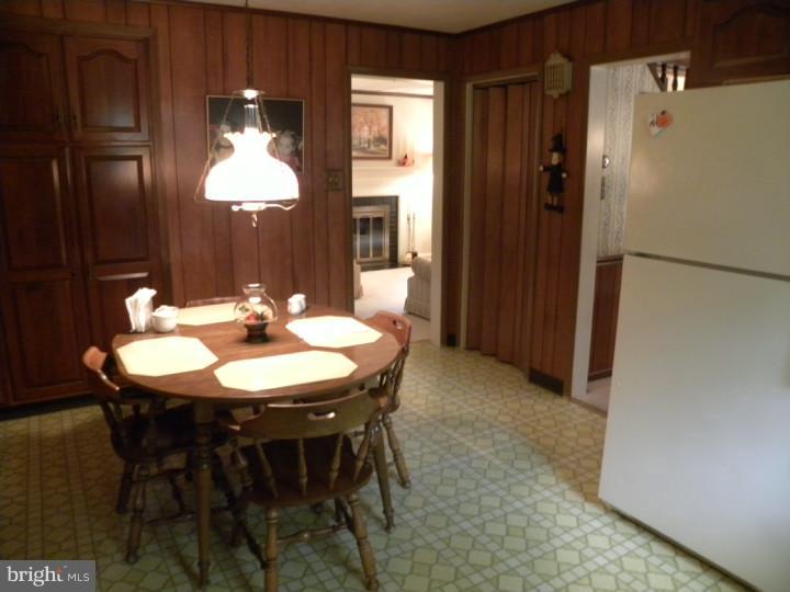 268 Rambling Way Springfield, PA 19064 - Photo 7 of 18 Kitchen