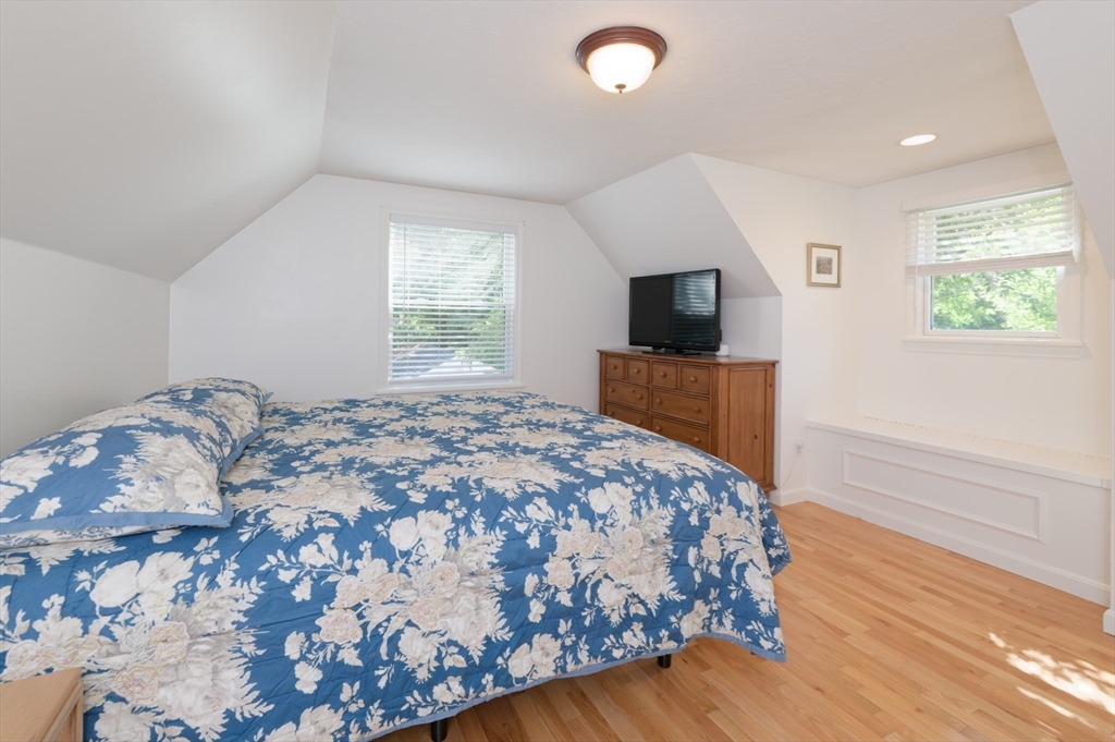 24 Woodland Road Uxbridge, MA 01569 - Photo 20 of 35