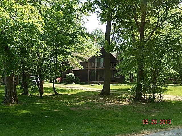 9141 Lake Road Grosse Ile, MI 48138 - Photo 2 of 22 081.jpg