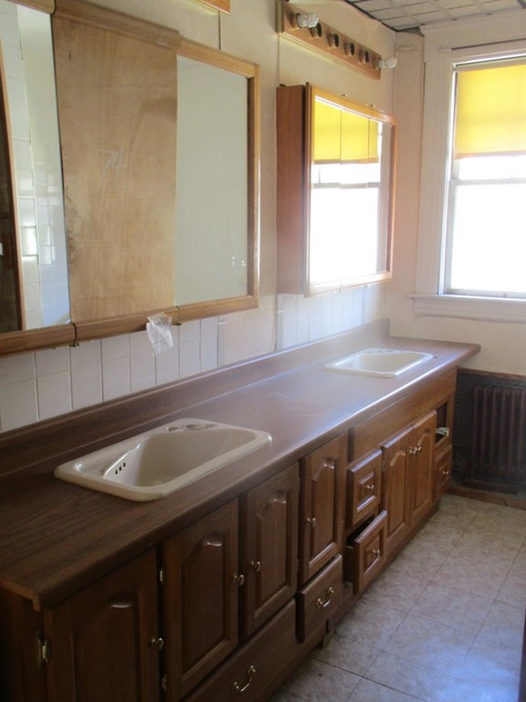 56 June Street Worcester, MA 01602 - Photo 16 of 20 Gallery Image 16