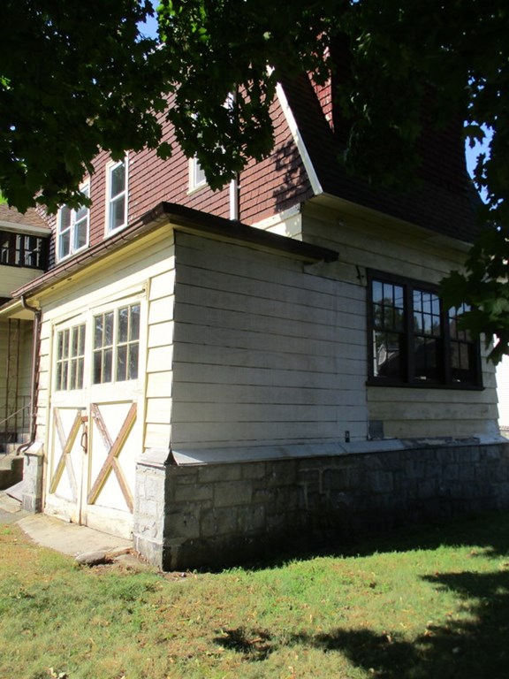 56 June Street Worcester, MA 01602 - Photo 4 of 20 Gallery Image 4