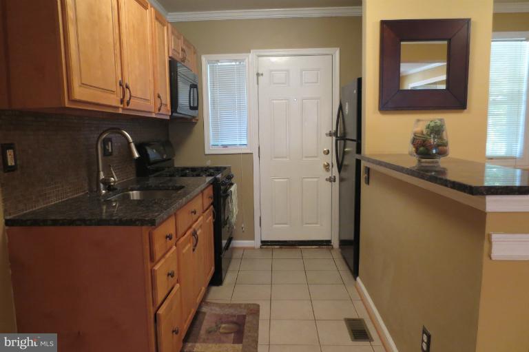 4107 Mountwood Road Baltimore, MD 21229 - Photo 1 of 22 Granite! new Appliances!