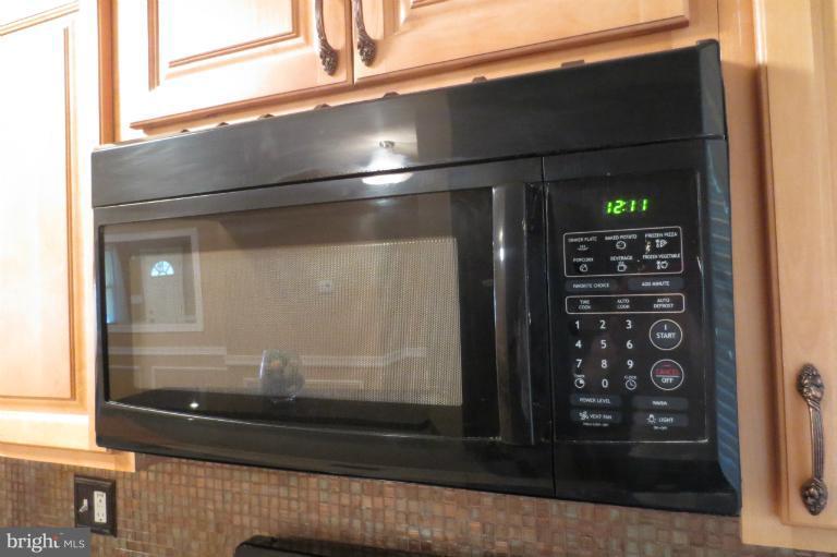 4107 Mountwood Road Baltimore, MD 21229 - Photo 18 of 22 Kitchen