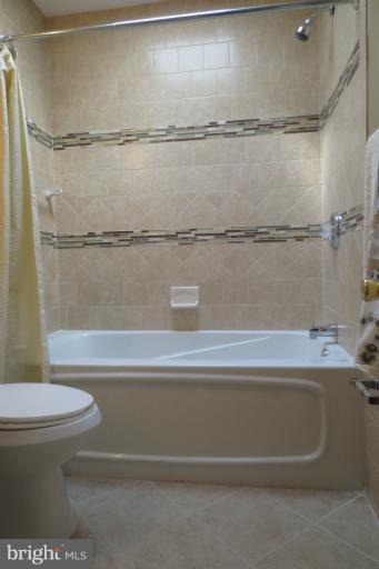 4107 Mountwood Road Baltimore, MD 21229 - Photo 3 of 22 Custom Tilework ! Jacuzzi !