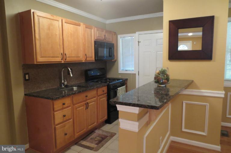 4107 Mountwood Road Baltimore, MD 21229 - Photo 7 of 22 Granite Breakfast Bar!