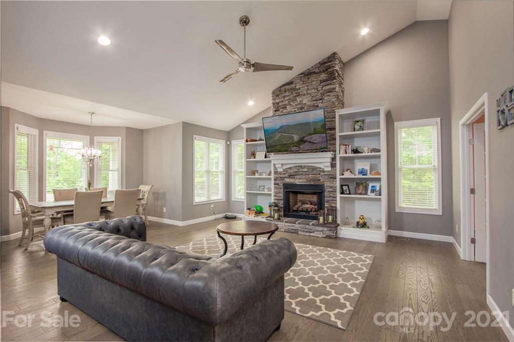 358 West Lake Road Marion, NC 28752 - Photo 5 of 14 Gallery Image 5