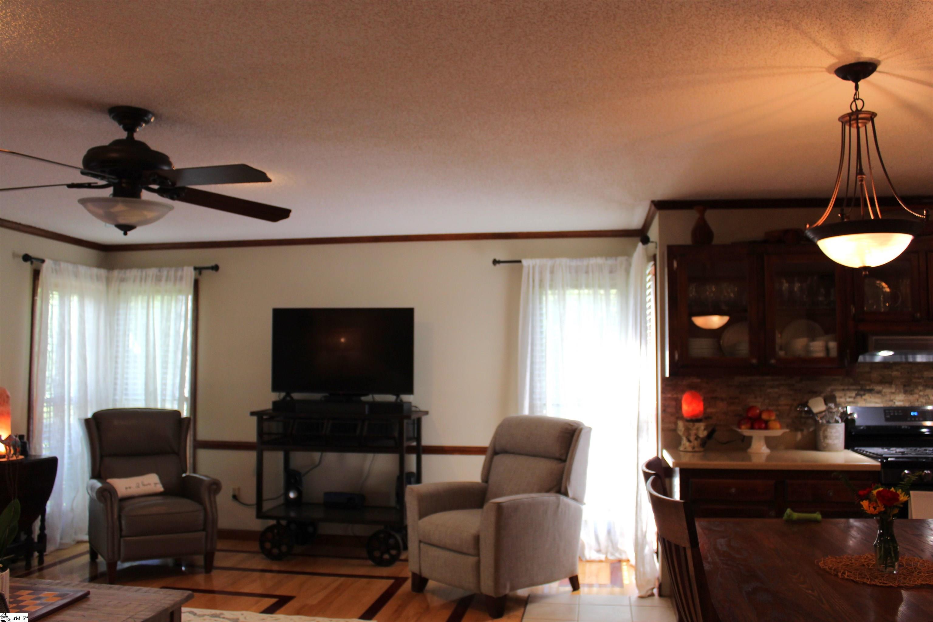 409 Timber Road Piedmont, SC 29673 - Photo 9 of 31 Gallery Image 9