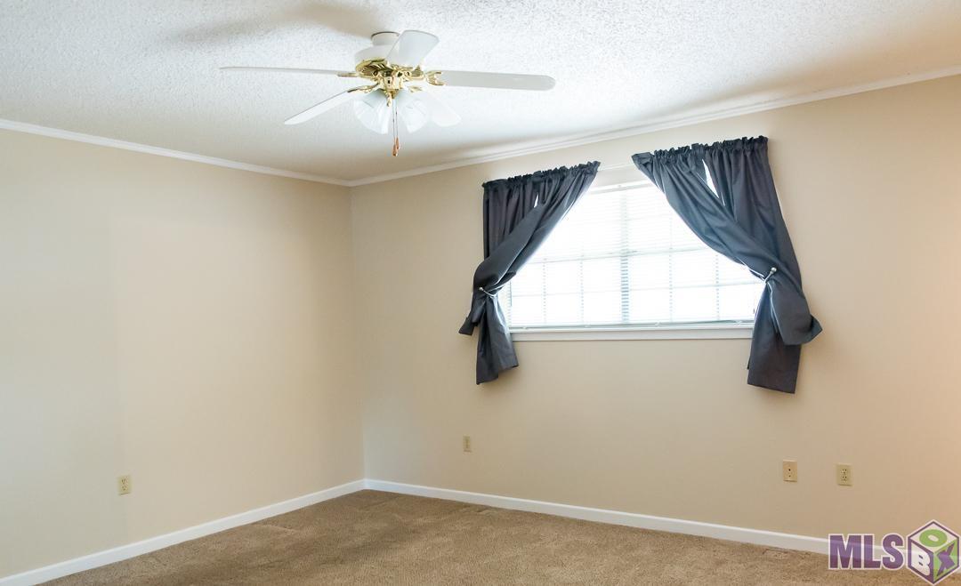 9588 Hyacinth Avenue Baton Rouge, LA 70810 - Photo 16 of 17 Masterbedroom