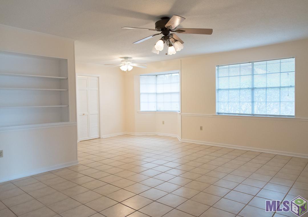 9588 Hyacinth Avenue Baton Rouge, LA 70810 - Photo 6 of 17 Den